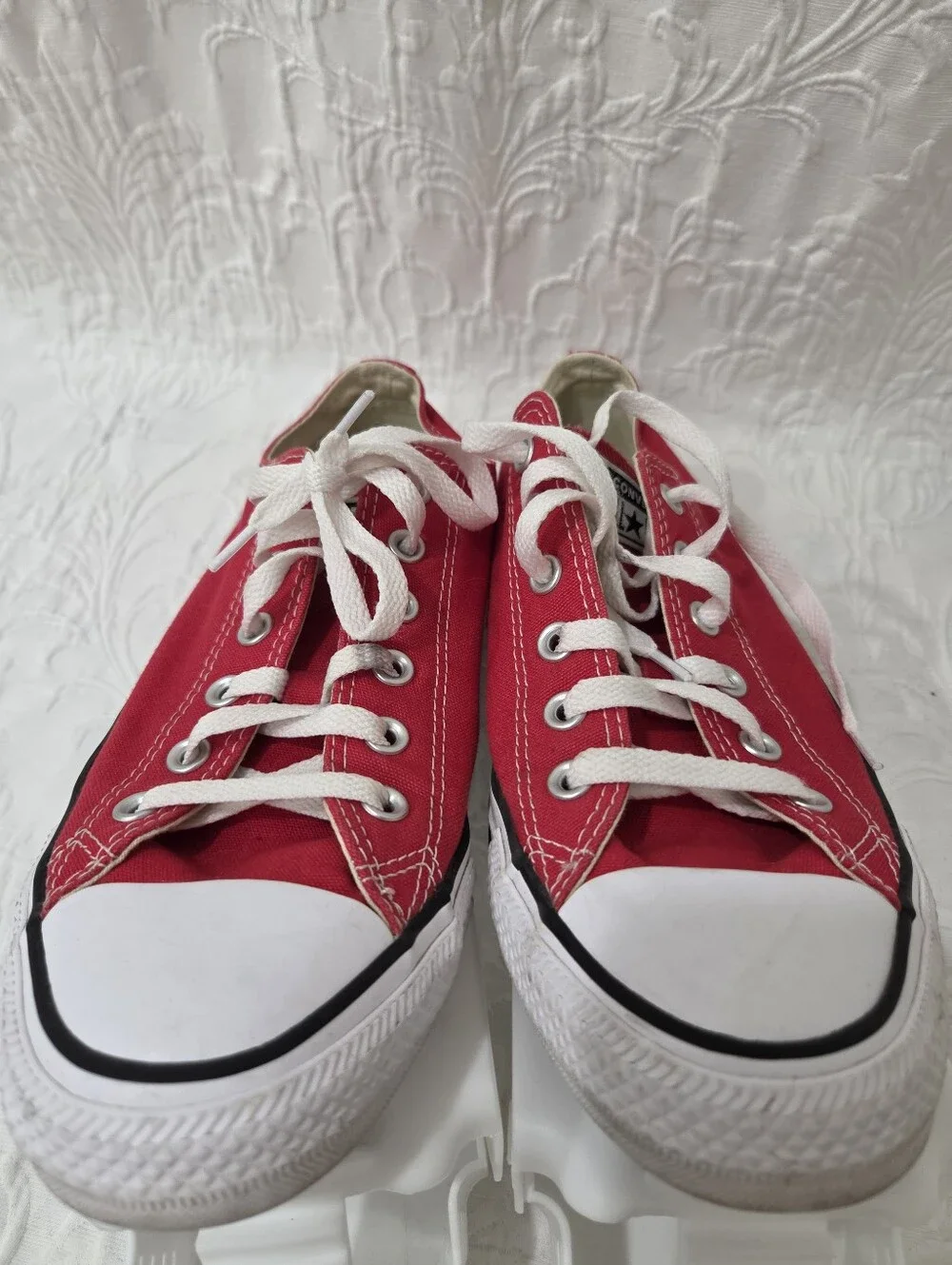Converse Red Low Top Canvas Sneakers Unisex Mens 8, Womans 10